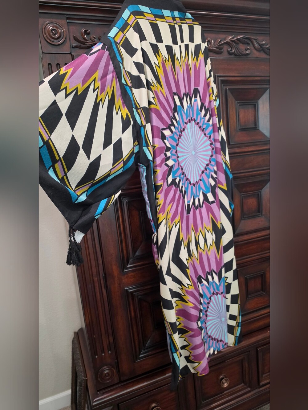 Geometric Patterned Kimono - Picture 2 of 4